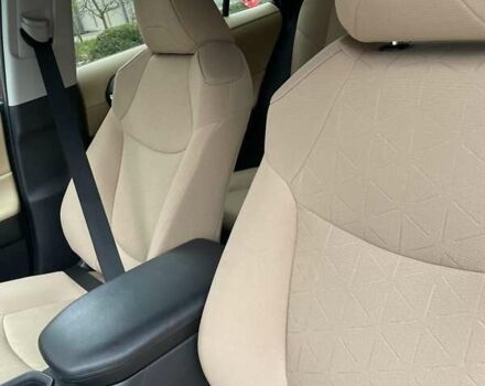 Червоний Тойота РАВ 4, об'ємом двигуна 2.49 л та пробігом 61 тис. км за 31869 $, фото 8 на Automoto.ua