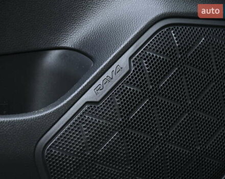 Красный Тойота РАВ 4, объемом двигателя 2.49 л и пробегом 65 тыс. км за 24500 $, фото 25 на Automoto.ua