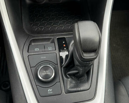 Красный Тойота РАВ 4, объемом двигателя 2.49 л и пробегом 96 тыс. км за 27000 $, фото 2 на Automoto.ua