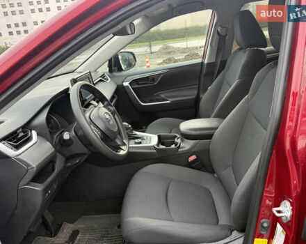 Красный Тойота РАВ 4, объемом двигателя 2.49 л и пробегом 96 тыс. км за 27000 $, фото 4 на Automoto.ua