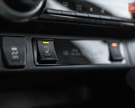 Красный Тойота РАВ 4, объемом двигателя 2.49 л и пробегом 29 тыс. км за 36465 $, фото 28 на Automoto.ua