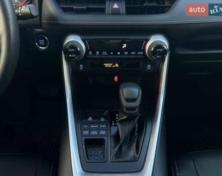 Красный Тойота РАВ 4, объемом двигателя 2.49 л и пробегом 43 тыс. км за 30000 $, фото 3 на Automoto.ua