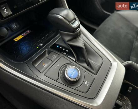 Красный Тойота РАВ 4, объемом двигателя 2.49 л и пробегом 22 тыс. км за 45600 $, фото 38 на Automoto.ua