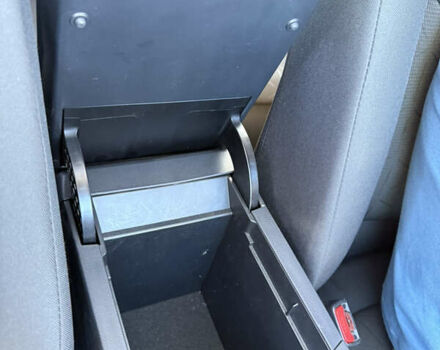 Красный Тойота РАВ 4, объемом двигателя 2.49 л и пробегом 19 тыс. км за 36500 $, фото 44 на Automoto.ua