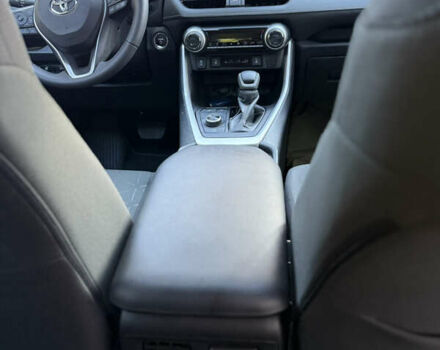 Красный Тойота РАВ 4, объемом двигателя 2.49 л и пробегом 19 тыс. км за 36500 $, фото 61 на Automoto.ua