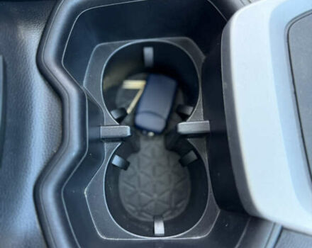 Красный Тойота РАВ 4, объемом двигателя 2.49 л и пробегом 19 тыс. км за 37000 $, фото 43 на Automoto.ua