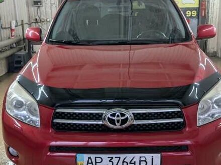 Червоний Тойота РАВ 4, об'ємом двигуна 2 л та пробігом 250 тис. км за 9500 $, фото 1 на Automoto.ua