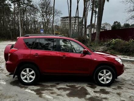 Красный Тойота РАВ 4, объемом двигателя 2 л и пробегом 131 тыс. км за 12999 $, фото 1 на Automoto.ua