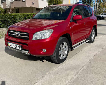 Красный Тойота РАВ 4, объемом двигателя 2 л и пробегом 190 тыс. км за 10000 $, фото 1 на Automoto.ua