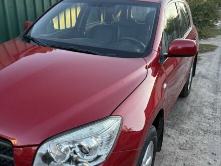 Тойота РАВ 4 2008 в Броварах на Automoto.ua Красный Тойота РАВ 4, объемом двигателя 2 л и пробегом 194 тыс. км за 10500 $, фото 1 на Automoto.ua