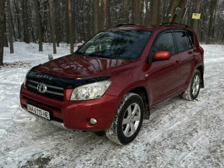 Красный Тойота РАВ 4, объемом двигателя 2 л и пробегом 303 тыс. км за 9300 $, фото 1 на Automoto.ua