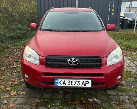 Красный Тойота РАВ 4, объемом двигателя 2 л и пробегом 220 тыс. км за 6440 $, фото 1 на Automoto.ua