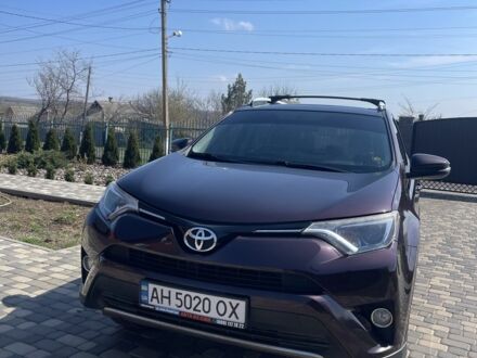 Тойота РАВ 4 2016 в Краматорске на Automoto.ua Красный Тойота РАВ 4, объемом двигателя 2.5 л и пробегом 172 тыс. км за 19800 $, фото 1 на Automoto.ua