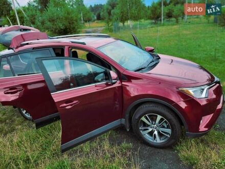 Тойота РАВ 4 2017 в Червонограде на Automoto.ua Красный Тойота РАВ 4, объемом двигателя 2.49 л и пробегом 111 тыс. км за 18800 $, фото 1 на Automoto.ua