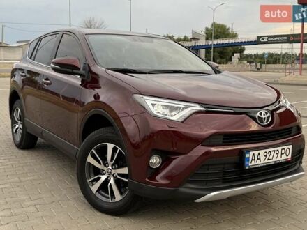 Тойота РАВ 4 2017 у Києві на Automoto.ua Червоний Тойота РАВ 4, об'ємом двигуна 1.99 л та пробігом 98 тис. км за 21900 $, фото 1 на Automoto.ua