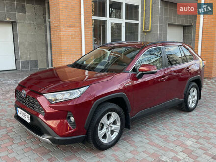 Тойота РАВ 4 2018 у Києві на Automoto.ua Червоний Тойота РАВ 4, об'ємом двигуна 2.5 л та пробігом 68 тис. км за 29700 $, фото 1 на Automoto.ua