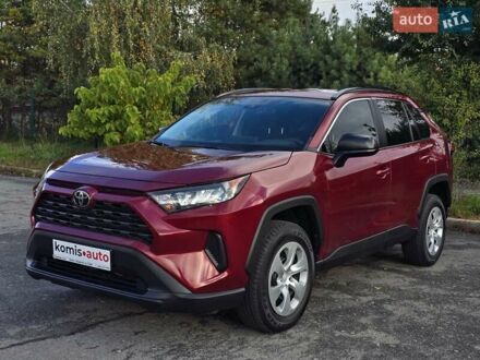 Тойота РАВ 4 2021 у Хмельницькому на Automoto.ua Червоний Тойота РАВ 4, об'ємом двигуна 2.49 л та пробігом 30 тис. км за 22999 $, фото 1 на Automoto.ua