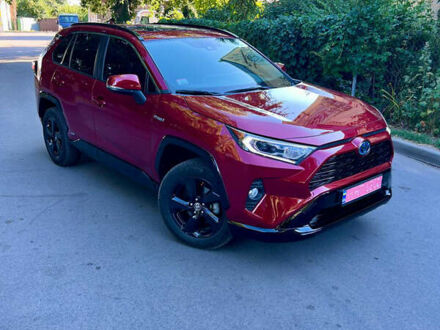 Тойота РАВ 4 2021 в Фастове на Automoto.ua Красный Тойота РАВ 4, объемом двигателя 2.49 л и пробегом 20 тыс. км за 34000 $, фото 1 на Automoto.ua
