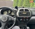 Тойота РАВ 4, объемом двигателя 2 л и пробегом 327 тыс. км за 5000 $, фото 7 на Automoto.ua