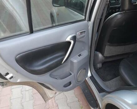 Тойота РАВ 4, об'ємом двигуна 2 л та пробігом 290 тис. км за 5860 $, фото 13 на Automoto.ua