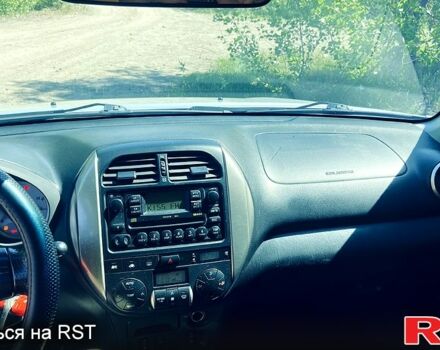 Тойота РАВ 4, объемом двигателя 2 л и пробегом 270 тыс. км за 7000 $, фото 4 на Automoto.ua