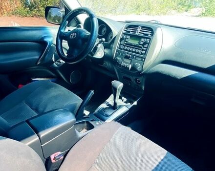 Тойота РАВ 4, объемом двигателя 2 л и пробегом 270 тыс. км за 7000 $, фото 2 на Automoto.ua