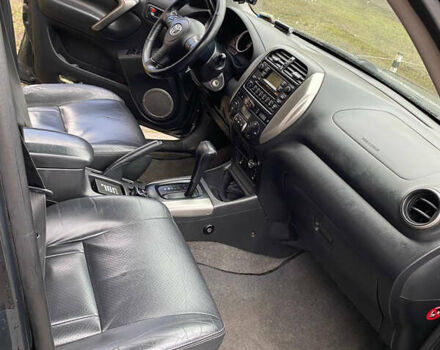 Тойота РАВ 4, объемом двигателя 2 л и пробегом 240 тыс. км за 8100 $, фото 8 на Automoto.ua