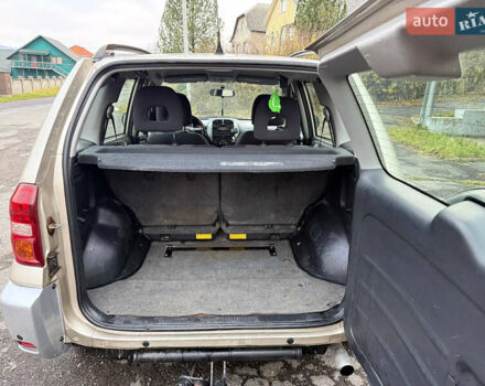 Тойота РАВ 4, объемом двигателя 2 л и пробегом 219 тыс. км за 7500 $, фото 4 на Automoto.ua