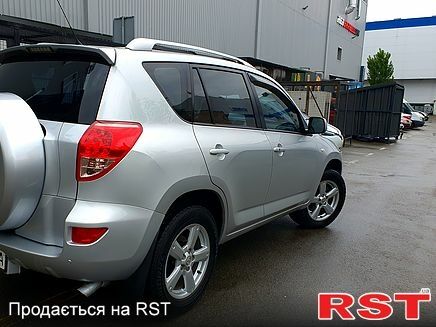 Тойота РАВ 4, объемом двигателя 2 л и пробегом 251 тыс. км за 9500 $, фото 2 на Automoto.ua