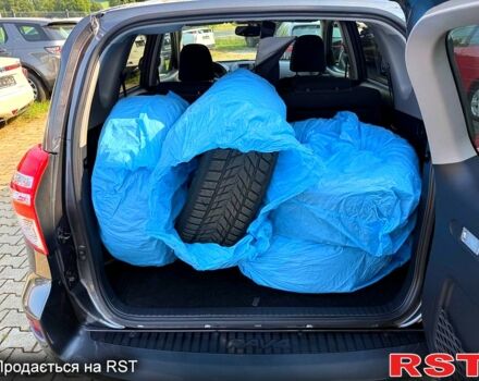 Тойота РАВ 4, об'ємом двигуна 2.2 л та пробігом 195 тис. км за 10400 $, фото 9 на Automoto.ua