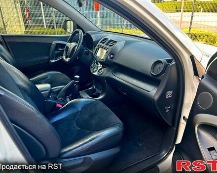 Тойота РАВ 4, об'ємом двигуна 2.2 л та пробігом 175 тис. км за 10000 $, фото 5 на Automoto.ua