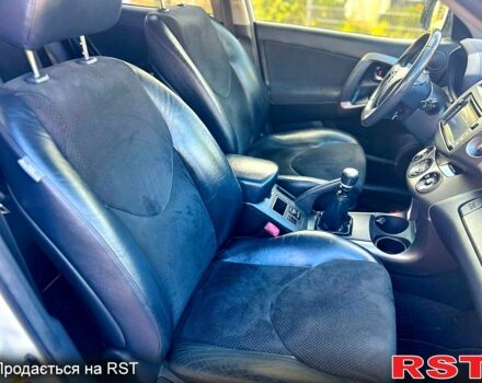Тойота РАВ 4, об'ємом двигуна 2.2 л та пробігом 175 тис. км за 10000 $, фото 4 на Automoto.ua