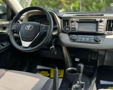 Тойота РАВ 4 2015 в Львове на Automoto.ua Тойота РАВ 4, объемом двигателя 0 л и пробегом 130 тыс. км за 17750 $, фото 12 на Automoto.ua