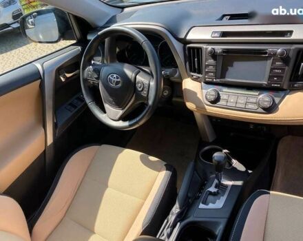 Тойота РАВ 4 2016 у Львові на Automoto.ua Тойота РАВ 4, об'ємом двигуна 2.5 л та пробігом 115 тис. км за 16900 $, фото 9 на Automoto.ua