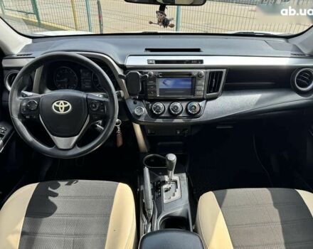 Тойота РАВ 4 2017 у Києві на Automoto.ua Тойота РАВ 4, об'ємом двигуна 0 л та пробігом 180 тис. км за 15990 $, фото 23 на Automoto.ua