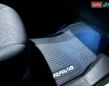 Тойота РАВ 4, объемом двигателя 2.5 л и пробегом 56 тыс. км за 29900 $, фото 18 на Automoto.ua