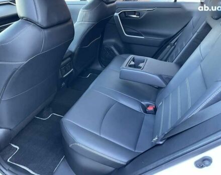 Тойота РАВ 4, объемом двигателя 0 л и пробегом 20 тыс. км за 41500 $, фото 2 на Automoto.ua