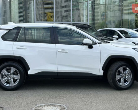 Тойота РАВ 4, об'ємом двигуна 2.49 л та пробігом 0 тис. км за 35884 $, фото 2 на Automoto.ua