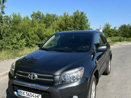 Тойота РАВ 4 2006 у Хмельницькому на Automoto.ua Тойота РАВ 4, об'ємом двигуна 2.2 л та пробігом 306 тис. км за 9000 $, фото 1 на Automoto.ua