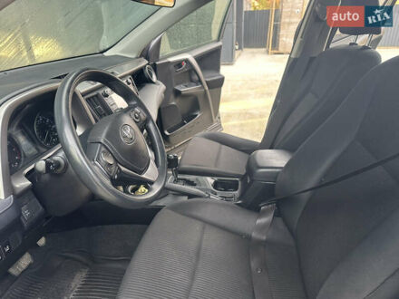 Тойота РАВ 4 2016 в Вижнице на Automoto.ua Тойота РАВ 4, объемом двигателя 2.5 л и пробегом 300 тыс. км за 16500 $, фото 1 на Automoto.ua