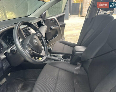 Тойота РАВ 4 2016 в Вижнице на Automoto.ua Тойота РАВ 4, объемом двигателя 2.5 л и пробегом 300 тыс. км за 16500 $, фото 1 на Automoto.ua