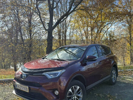 Тойота РАВ 4 2017 у Тетиеве на Automoto.ua Тойота РАВ 4, об'ємом двигуна 2.5 л та пробігом 105 тис. км за 24800 $, фото 1 на Automoto.ua