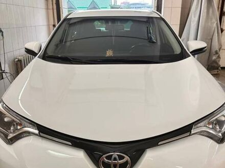 Тойота РАВ 4 2017 у Полтаві на Automoto.ua Тойота РАВ 4, об'ємом двигуна 2.23 л та пробігом 29 тис. км за 30500 $, фото 1 на Automoto.ua
