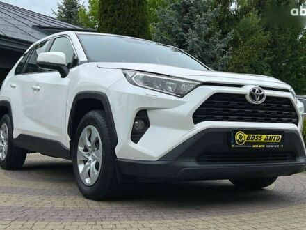 Тойота РАВ 4 2020 в Львове на Automoto.ua Тойота РАВ 4, объемом двигателя 2 л и пробегом 126 тыс. км за 21900 $, фото 1 на Automoto.ua