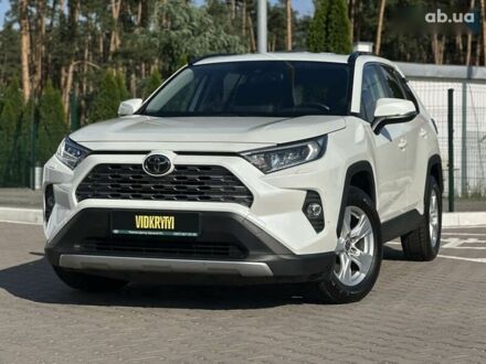 Тойота РАВ 4 2020 в Киеве на Automoto.ua Тойота РАВ 4, объемом двигателя 2 л и пробегом 88 тыс. км за 26800 $, фото 1 на Automoto.ua