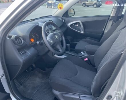 Серый Тойота РАВ 4, объемом двигателя 0 л и пробегом 347 тыс. км за 9900 $, фото 6 на Automoto.ua
