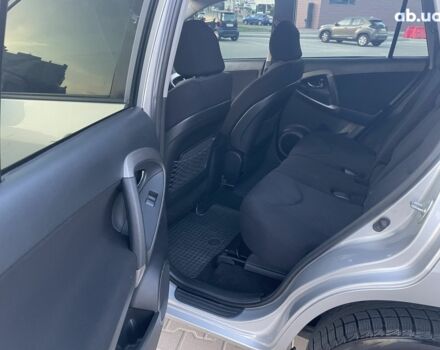 Серый Тойота РАВ 4, объемом двигателя 0 л и пробегом 347 тыс. км за 9900 $, фото 5 на Automoto.ua