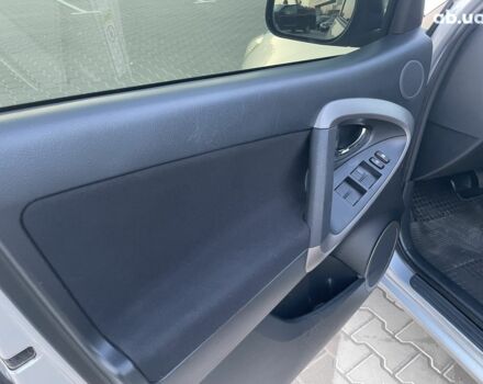 Серый Тойота РАВ 4, объемом двигателя 0 л и пробегом 347 тыс. км за 9900 $, фото 8 на Automoto.ua