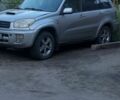 Серый Тойота РАВ 4, объемом двигателя 2 л и пробегом 200 тыс. км за 5000 $, фото 1 на Automoto.ua