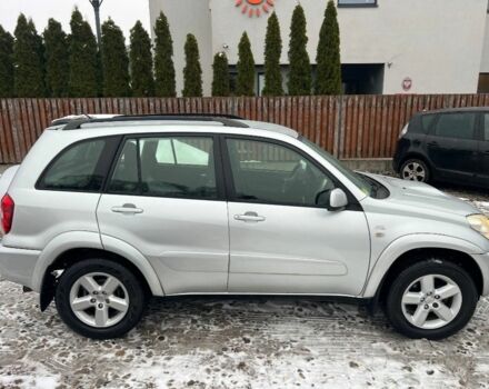 Серый Тойота РАВ 4, объемом двигателя 2 л и пробегом 260 тыс. км за 2900 $, фото 3 на Automoto.ua